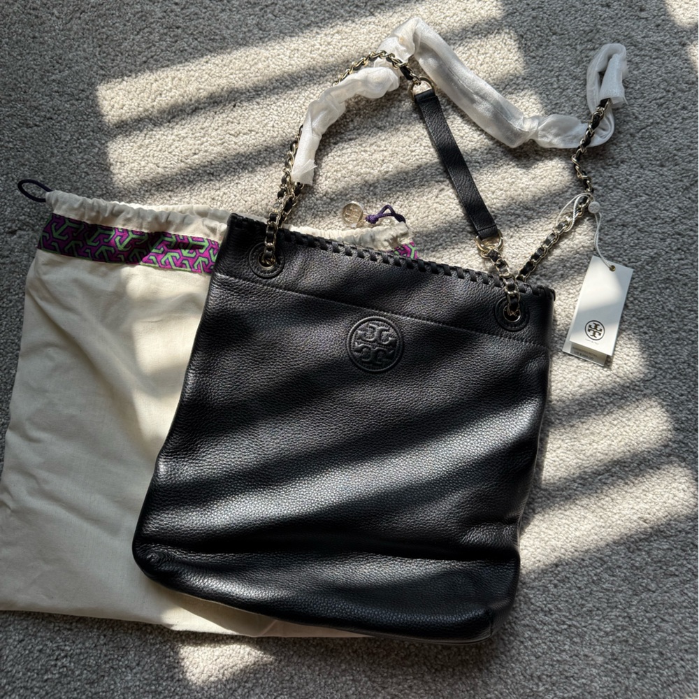 Tory Burch Marion Swingpack, black leather bag